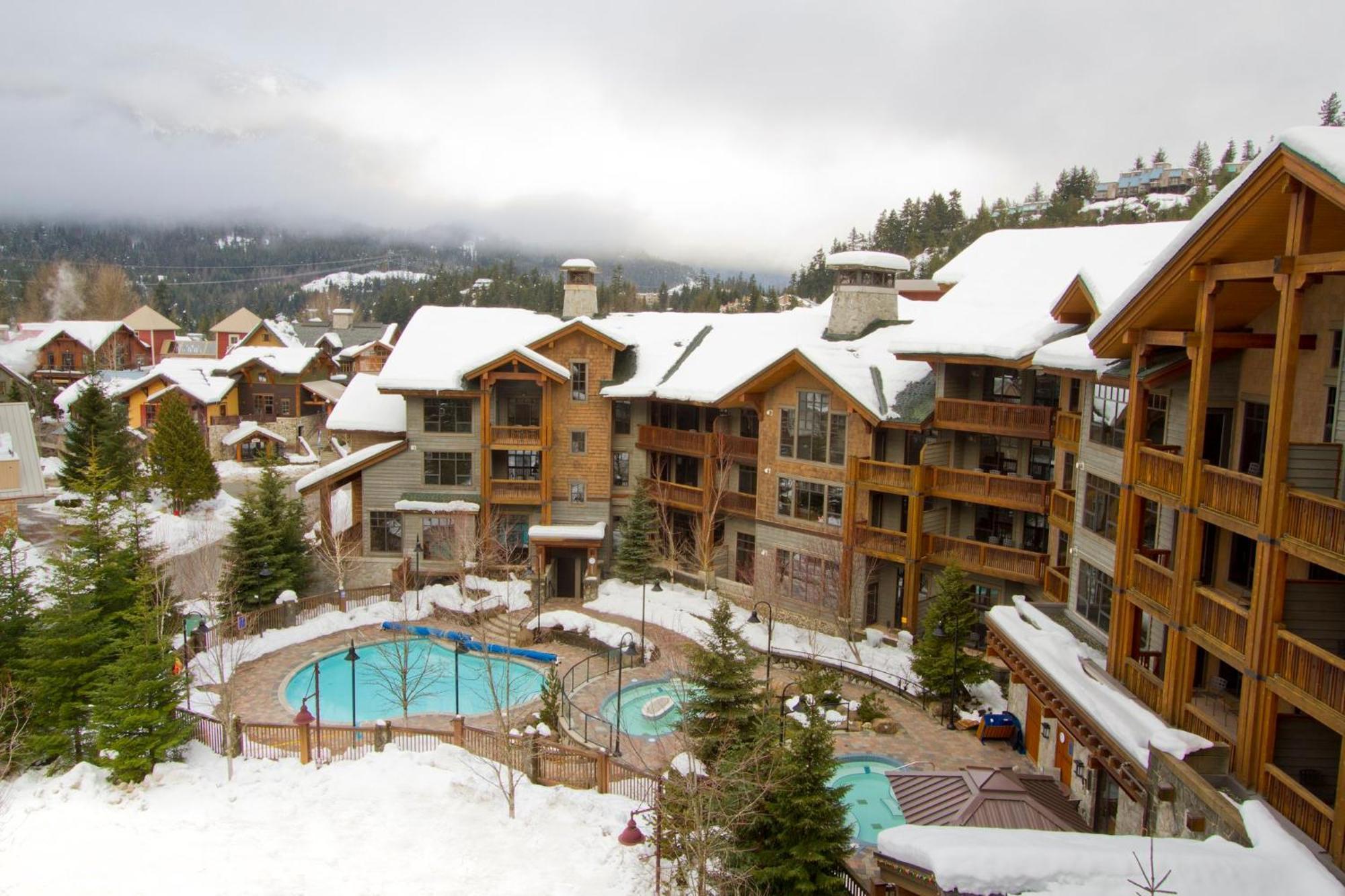 First Tracks Lodge Whistler Exterior photo