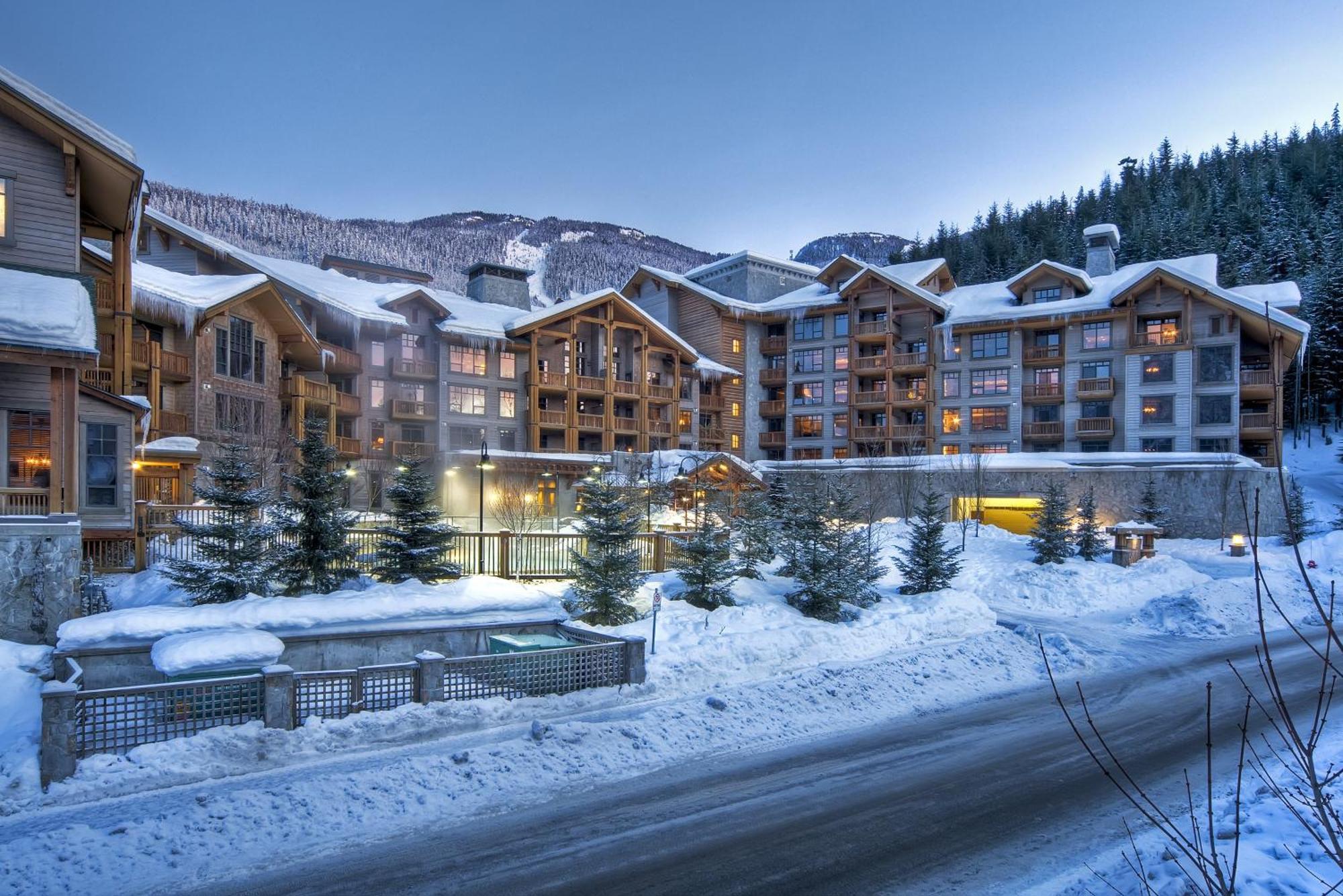 First Tracks Lodge Whistler Exterior photo