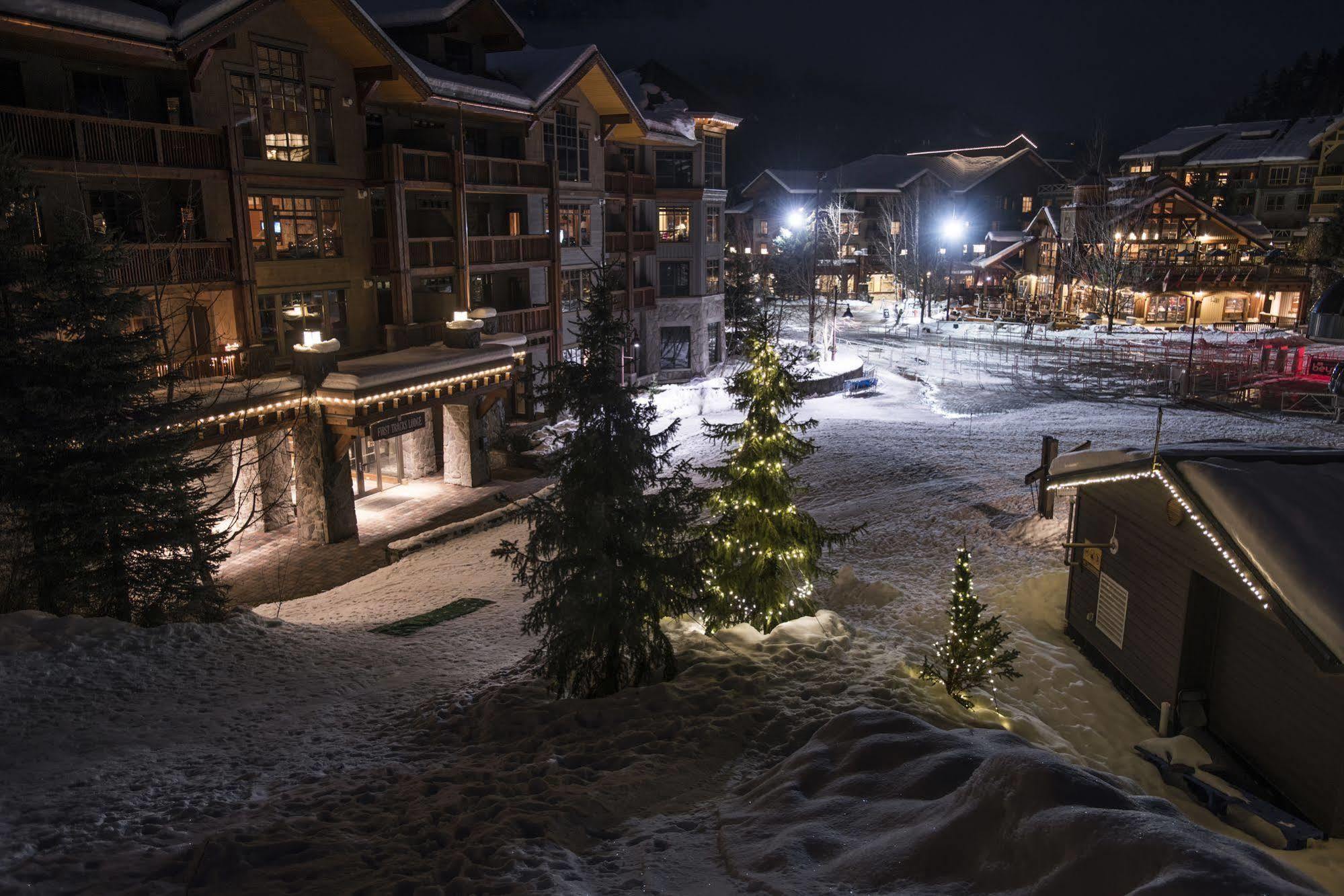 First Tracks Lodge Whistler Exterior photo