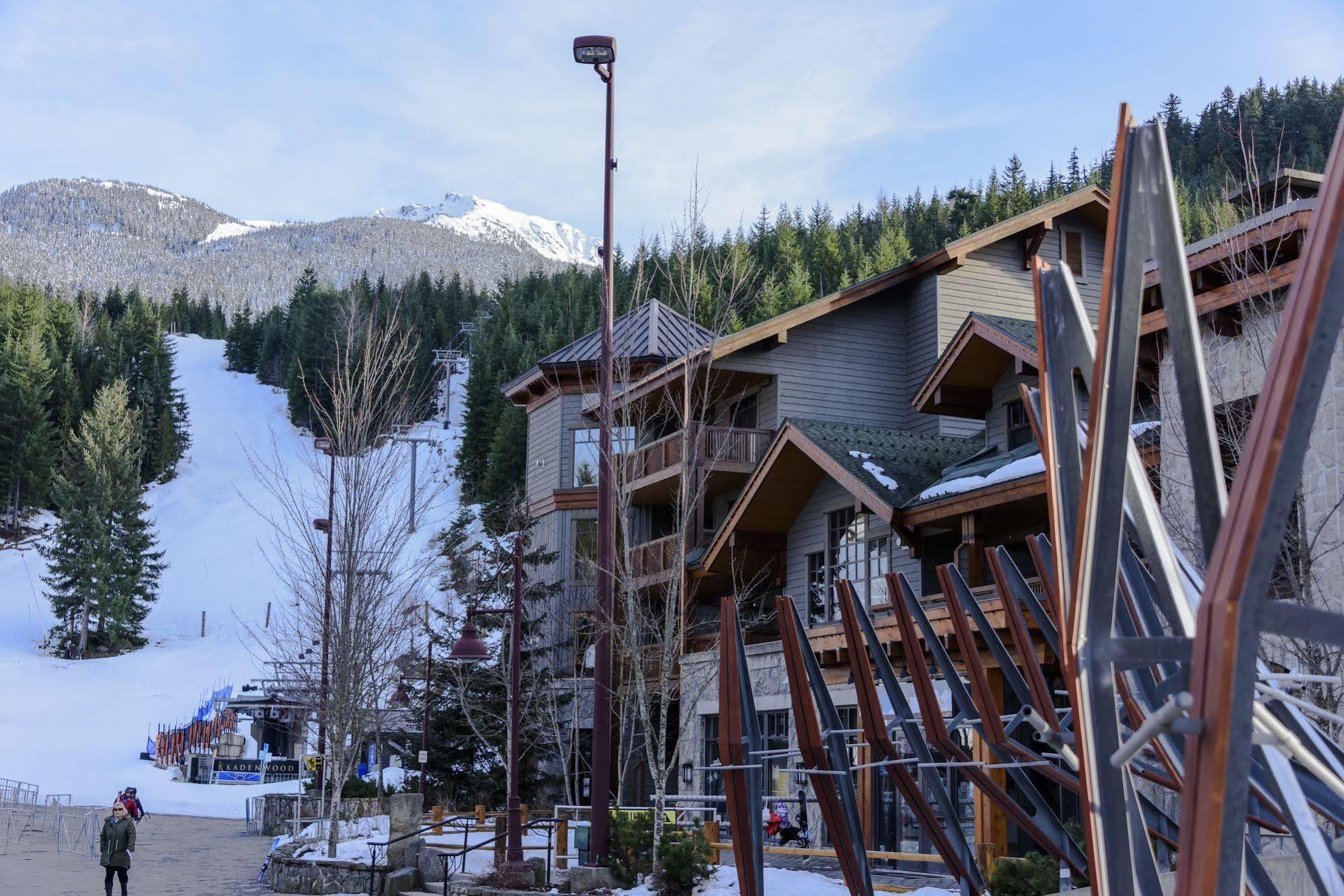 First Tracks Lodge Whistler Exterior photo