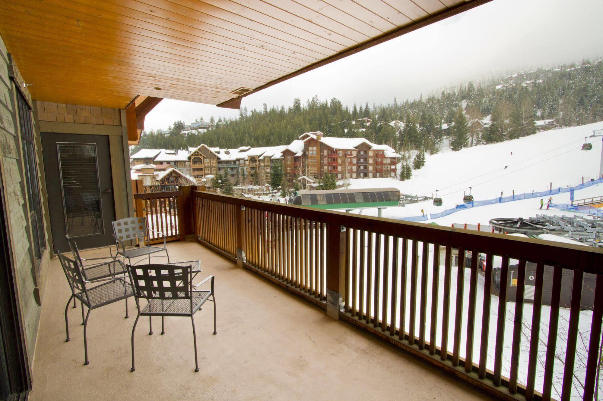 First Tracks Lodge Whistler Exterior photo