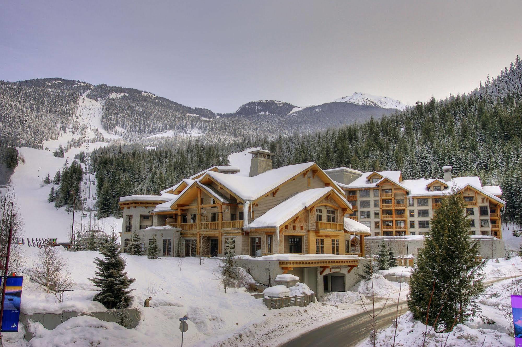 First Tracks Lodge Whistler Exterior photo